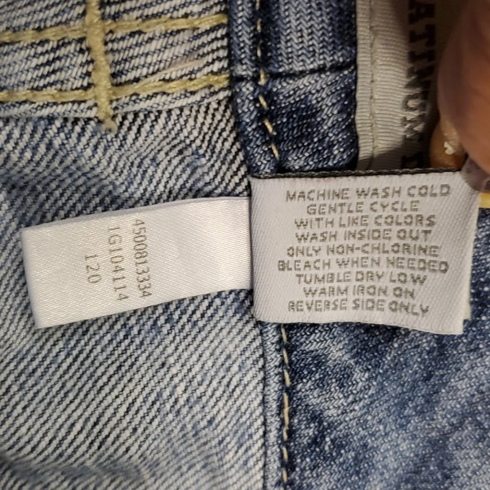 Chicos Platinum Denim Blue Jean Capris NWOT - Picture 12 of 15